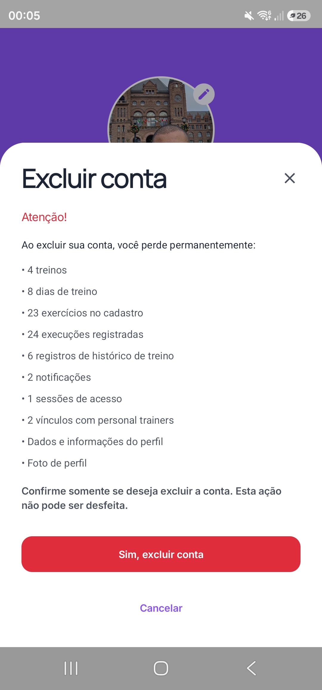 Tela “Excluir conta” do app, listando tudo o que será removido antes de confirmar.